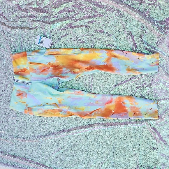 Nike Epic Lux Women's Dri-Fit Sports Leggings NWT - Picture 1 of 4